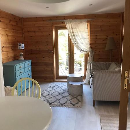 Winnie'S Corner - Self Contained Within The Grounds Of Another Property, In An Idyllic Wooded Setting คาร์ยอนเบย์ ภายนอก รูปภาพ